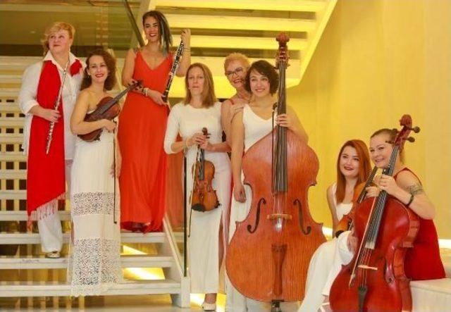 Antalya'da Kadınlar Orkestrası Kuruldu