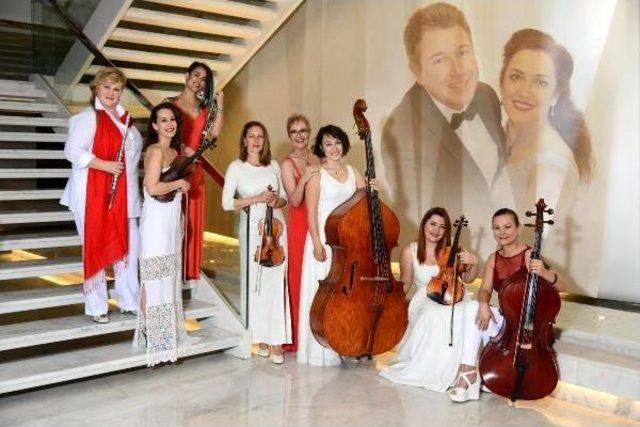 Antalya'da Kadınlar Orkestrası Kuruldu