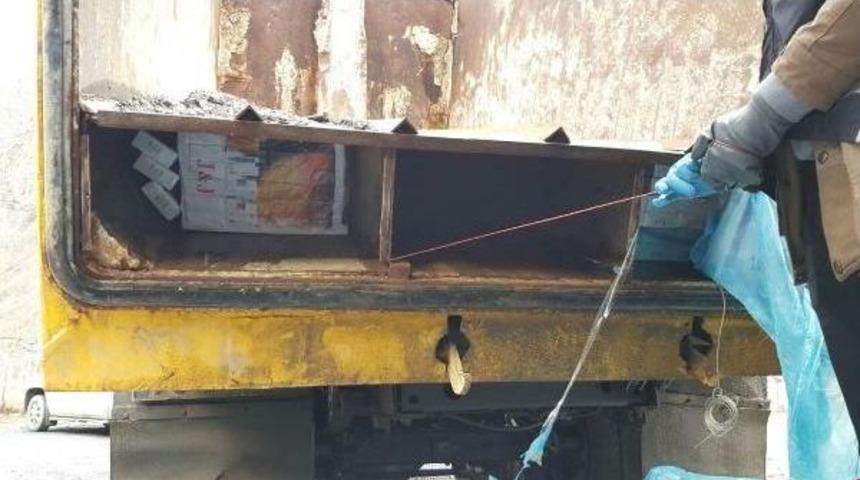 Hakkari'de Kamyondan 17 Bin 960 Paket Ka&ccedil;ak Sigara &Ccedil;ıktı