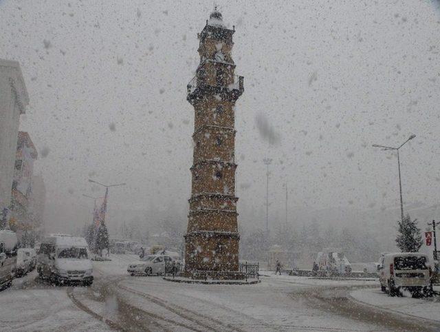 Kar Yozgat’ı Beyaza Bürüdü