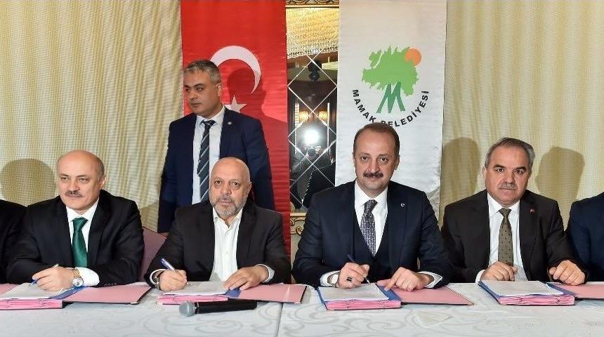 Toplu S&ouml;zleşmede Y&uuml;zler G&uuml;l&uuml;yor