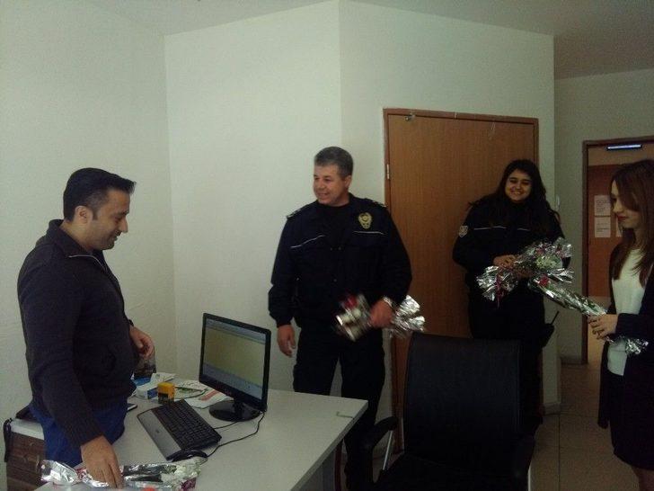 İlçe Emniyet Müdürlüğünden Hastane Çalışanlarına Gül G3