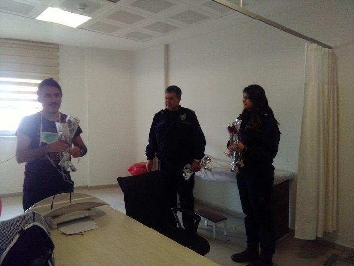 İlçe Emniyet Müdürlüğünden Hastane Çalışanlarına Gül G4