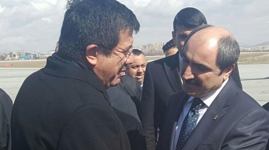 Bakanlar T&uuml;fenk&ccedil;i Ve Zeybekci Van&rsquo;da