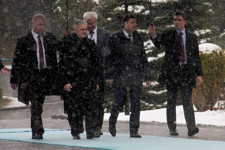 Başbakan Yıldırım, Ukrayna Başbakanı Groysman’ı Resmi Törenle Karşıladı G1
