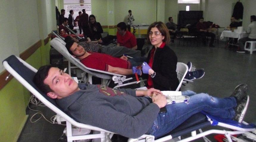 Karacabey Meslek Y&uuml;ksekokulu Kızılay&rsquo;a Kan Bağışında Bulundu