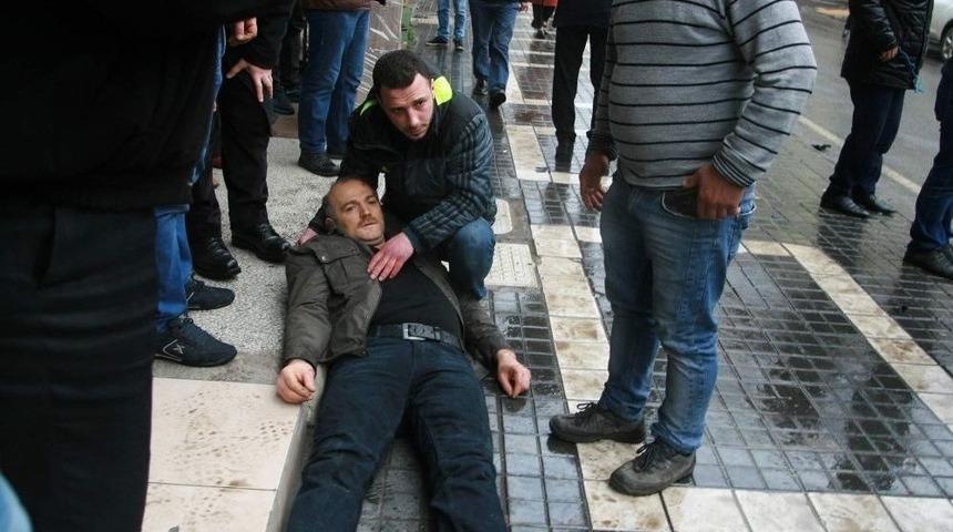 Trabzon’da Trafik Kazası Yapan Araçlar Kaldırımda Yürüyen Yayaya Çarptı