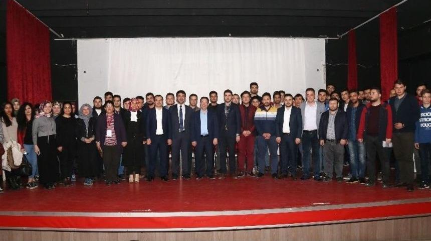 Aksaray&rsquo;da Gen&ccedil;lere Cumhurbaşkanlığını H&uuml;k&uuml;met Sistemi Anlatıldı