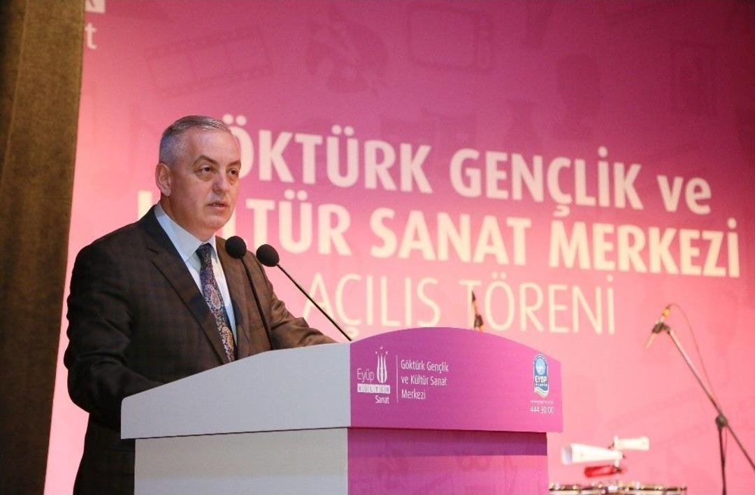 A&ccedil;ılış T&ouml;renine Diye Geldiler, Orkestraya Katıldılar