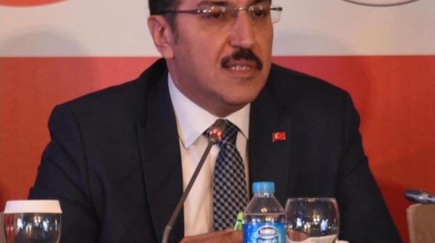 Bakan T&uuml;fenk&ccedil;i: Hollanda'ya Ekonomik Yaptırım D&uuml;ş&uuml;nm&uuml;yoruz