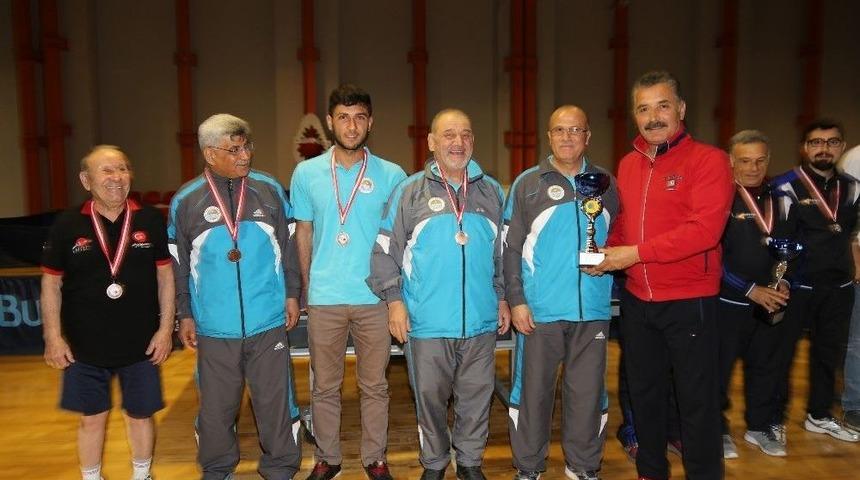 Başkan Tuna, Masa Tenisi Turnuvası&rsquo;nda Sporculara Destek Verdi