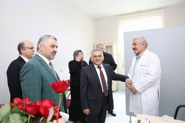 Doktor Başkan’dan 14 Mart Tıp Bayramı’nda En Anlamlı Hediye