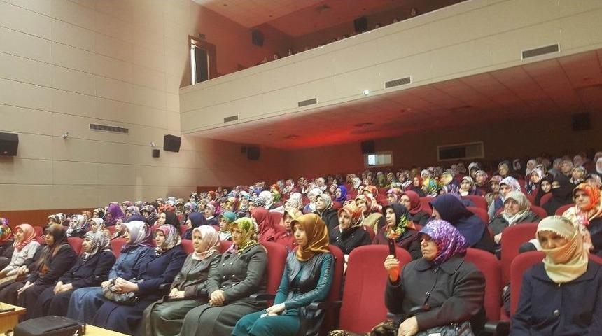 Develi&rsquo;de Kadınlar İ&ccedil;in Konferans D&uuml;zenlendi