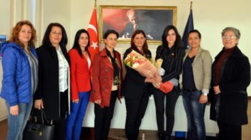Chp İncirliova Kadın Kollarından Başkan &Ccedil;er&ccedil;ioğlu&rsquo;na Ziyaret