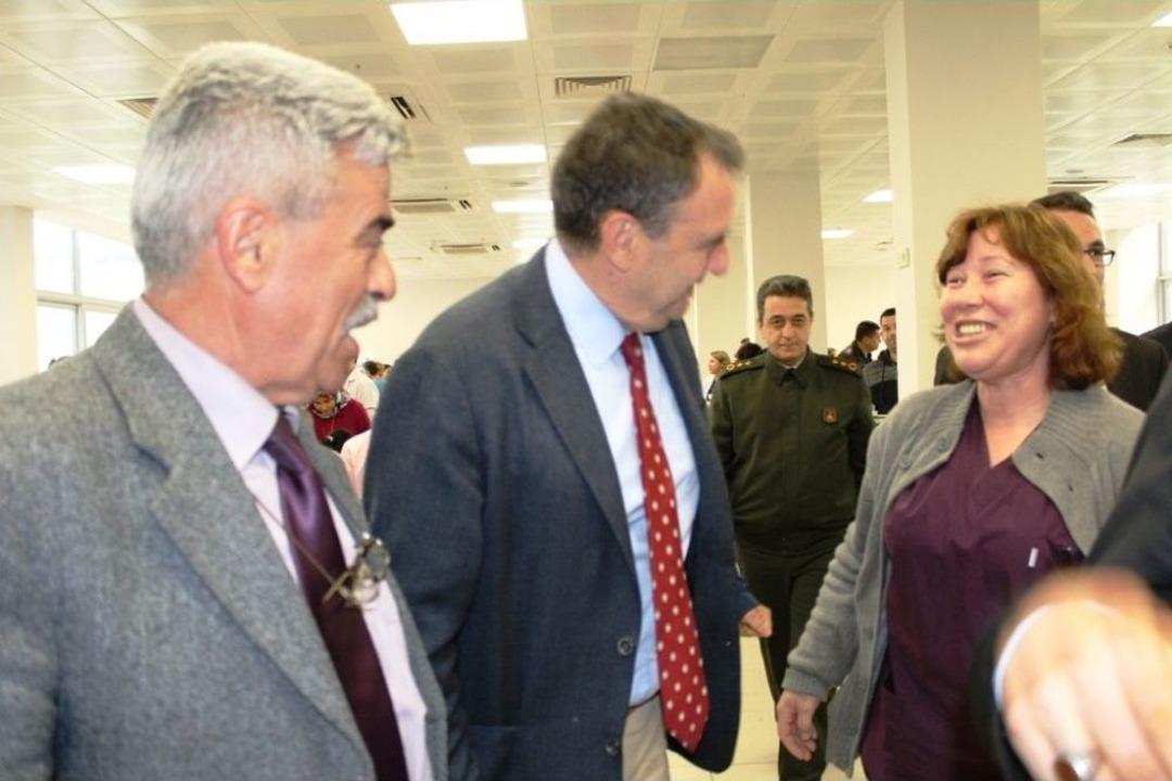 Ayvalık Devlet Hastanesi Tıp Bayramı&rsquo;nı Yemekle Kutladı