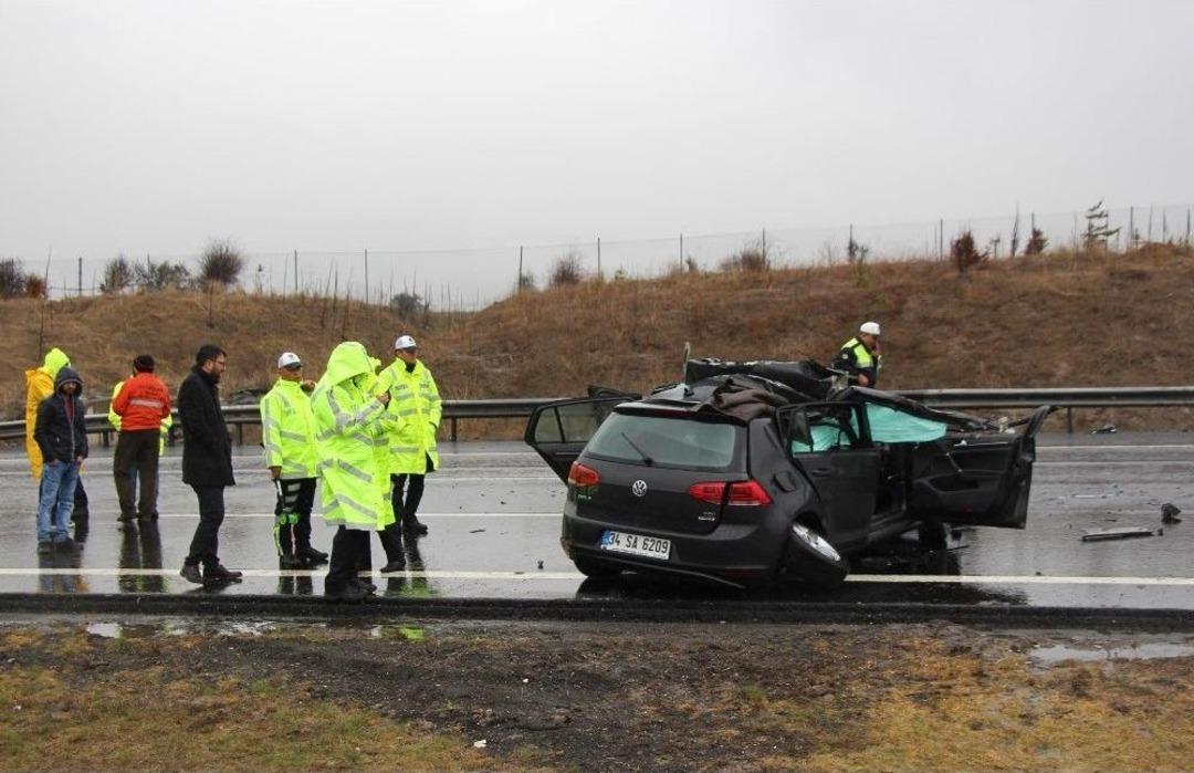 Otomobiliyle Tıra &Ccedil;arpan S&uuml;r&uuml;c&uuml; Son Yolculuğuna Uğurlandı