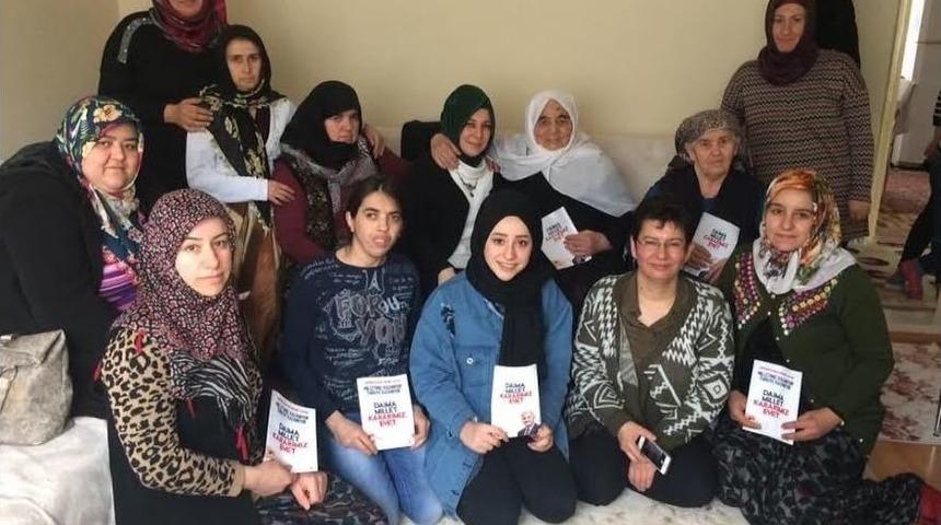 Ak Kadınlar Mahallelerde