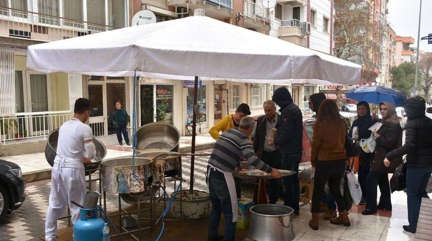 Şehzadeler Esnafından &lsquo;evet&rsquo;e Lokmalı Destek