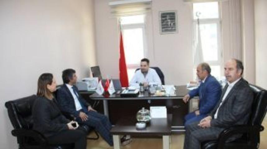 Kaymakam Turan, Hastane &Ccedil;alışanlarının 14 Mart Tıp Bayramını Kutladı