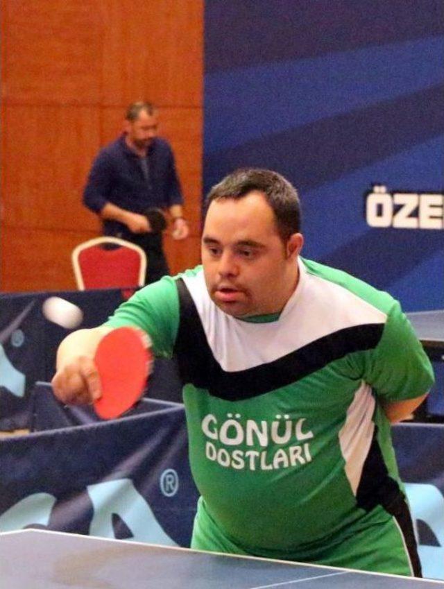 Özel Sporcular Türkiye Masa Tenisi Şampiyonası Başladı