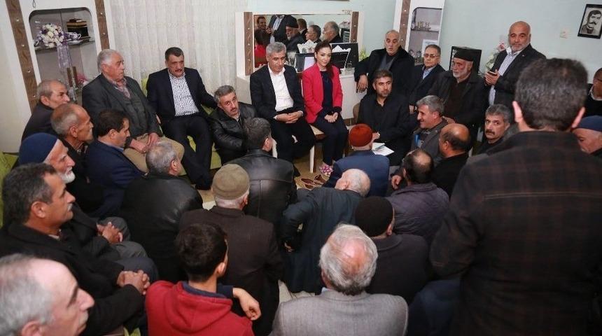 Ak Parti Referandum İ&ccedil;in &Ccedil;alınmadık Kapı Bırakmıyor