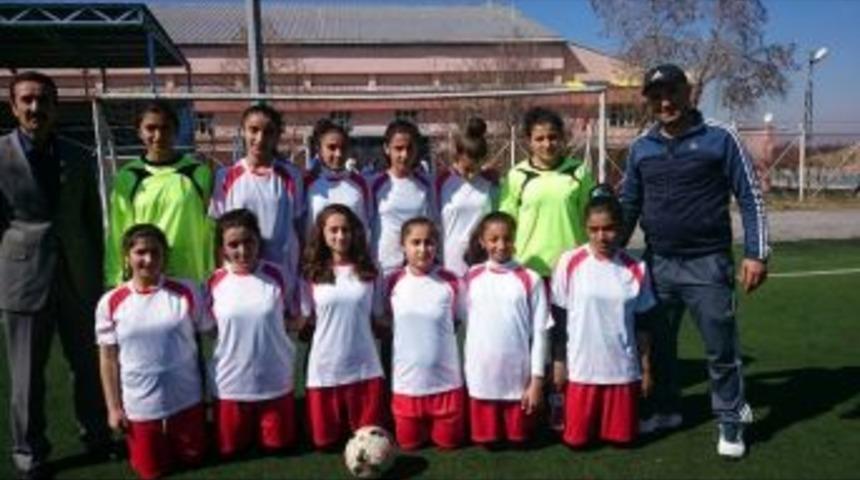 Okullar Arası Yıldızlar Futbol M&uuml;sabakaları Sona Erdi