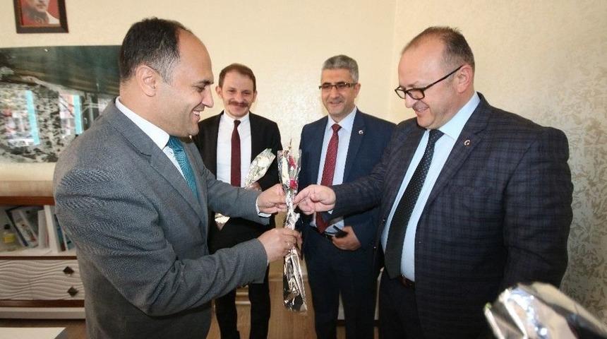 Başkan &Ouml;zaltun, Sağlık &Ccedil;alışanlarını Ziyaret Etti