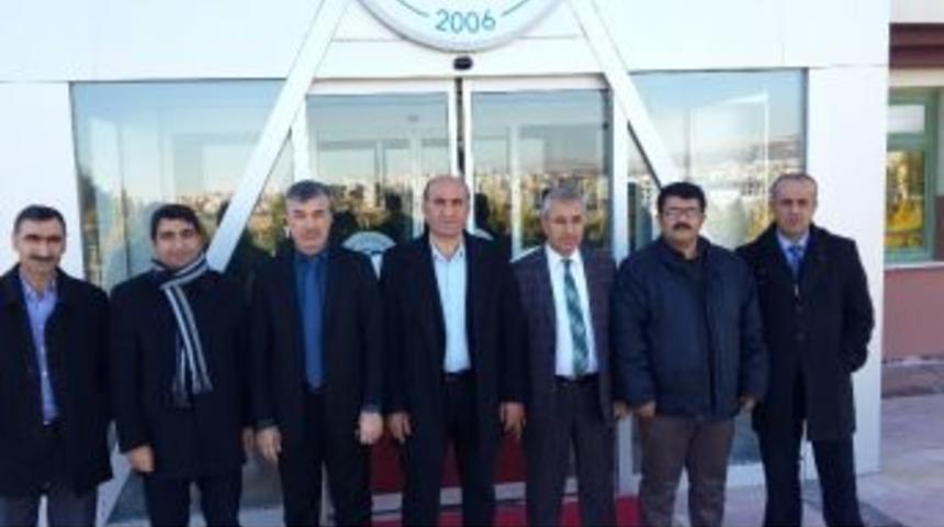 &Uuml;niversite &Ccedil;alışanların Sorun Ve &Ccedil;&ouml;z&uuml;m &Ouml;nerileri Konuşuldu