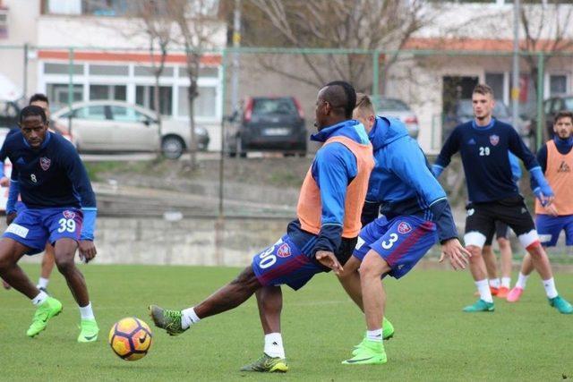 Kardemir Karabükspor’da Medipol Başakşehir Mesaisi Sürüyor