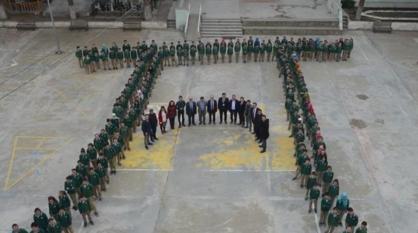 Öğrenciler Pi Sembolü Oluşturdu