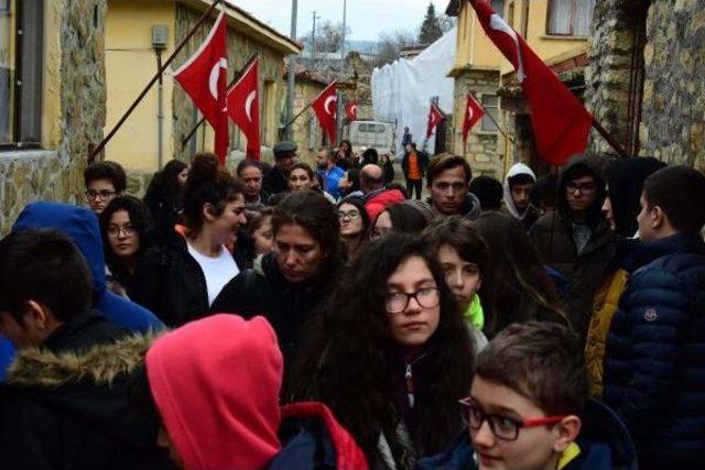 Atatürk'ün Gelibolu'da Karargahı Bulunan Köye Ziyaretçi Akını