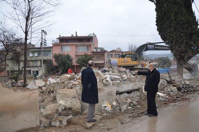 Davud-i Kayseri Hazretleri Türbesinin Etrafındaki Evler Yıkılıyor