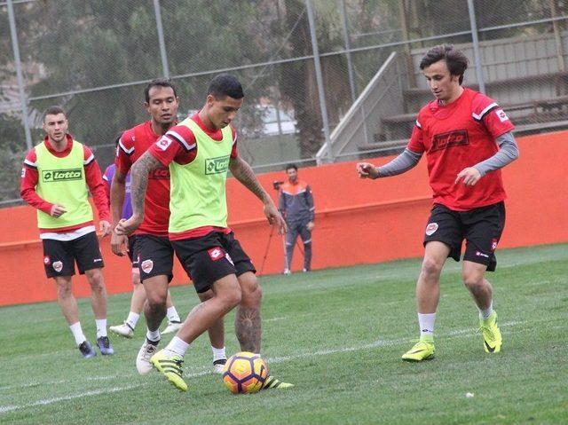 Adanaspor’da Akhisar Belediyespor Maçı Hazırlıkları Sürüyor