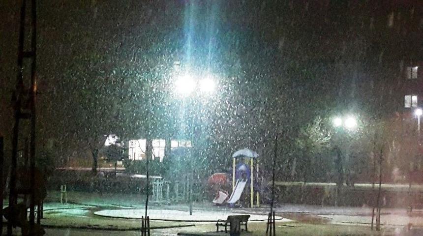 Malatya&rsquo;da Yoğun Kar Yağışı Etkili Oluyor