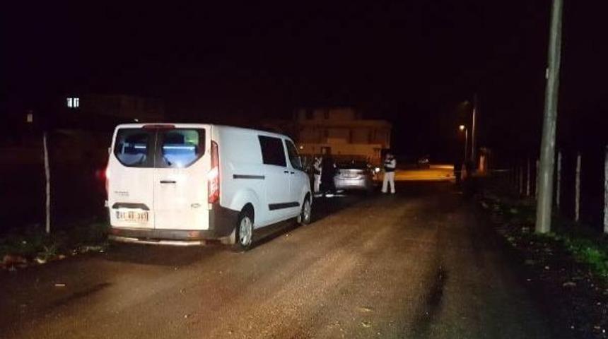 Okul M&uuml;d&uuml;r&uuml; Aracında Silahla &Ouml;ld&uuml;r&uuml;lm&uuml;ş Bulundu