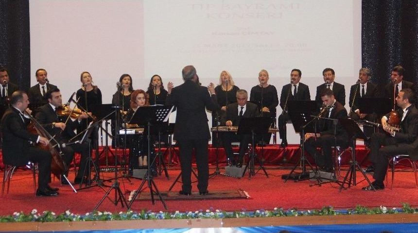 Elazığ&rsquo;da &rsquo;tıp Bayramı Konseri&rsquo; Verildi