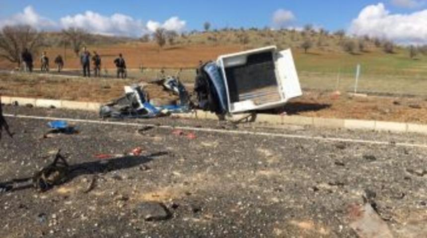 Mardin&rsquo;de Askeri Aracın Ge&ccedil;işi Sırasında Patlama: 2 Şehit