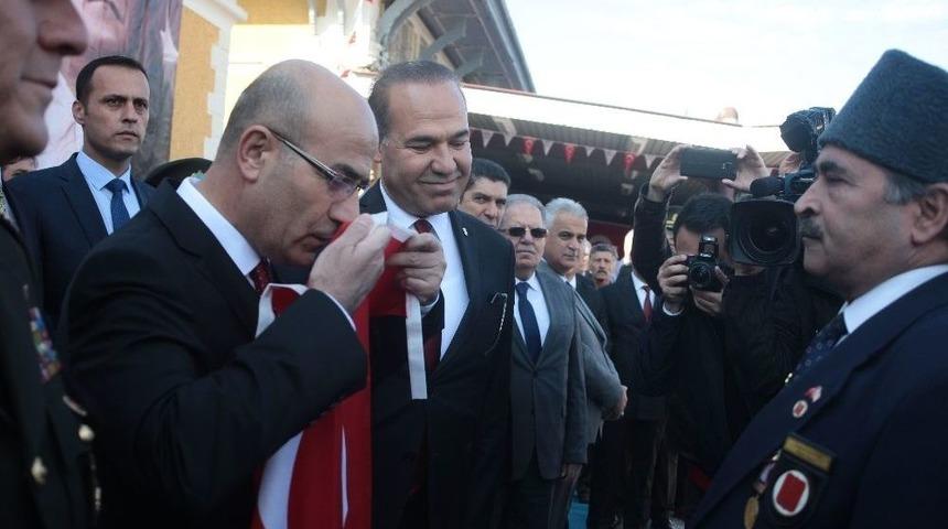 Atatürk’ün Adana’ya Gelişi Canlandırıldı