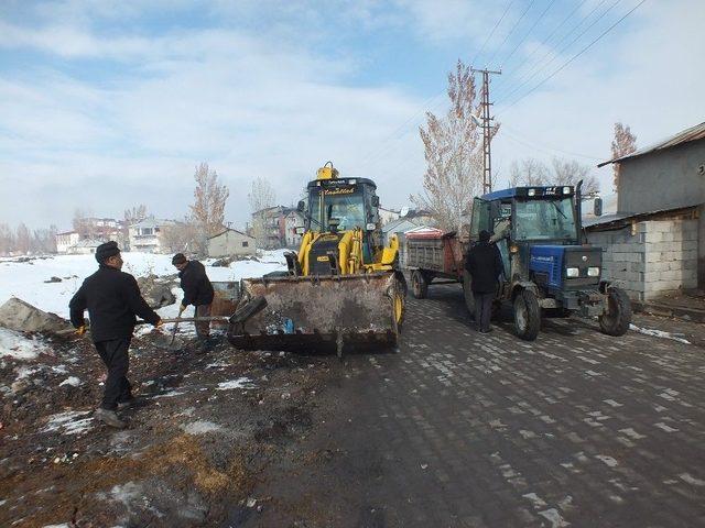 Malazgirt Belediyesinden Bahar Temizliği