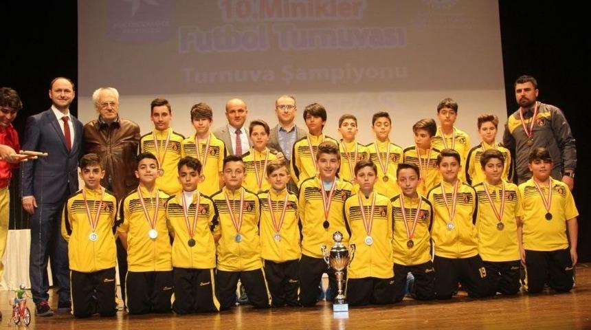 Miniklerin En İyileri &Ouml;d&uuml;llendirildi