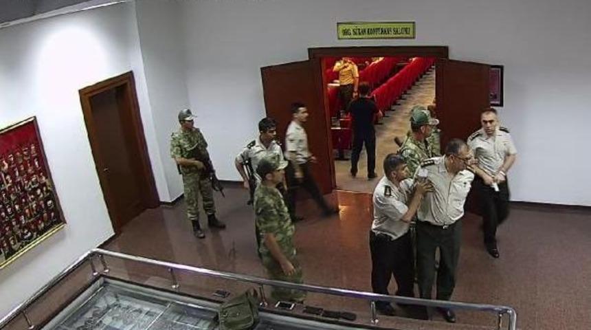 Darbe Girişimi Gecesinin Yeni &Ccedil;arpıcı G&ouml;r&uuml;nt&uuml;leri