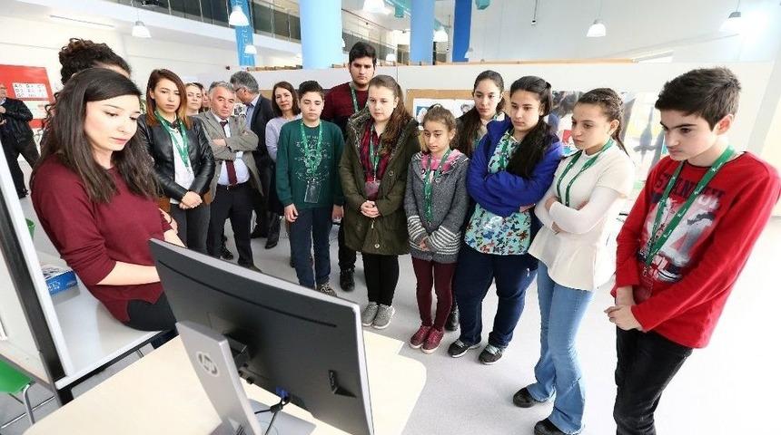 Konak&rsquo;ta Engelleri Fark Ettiren Gezi