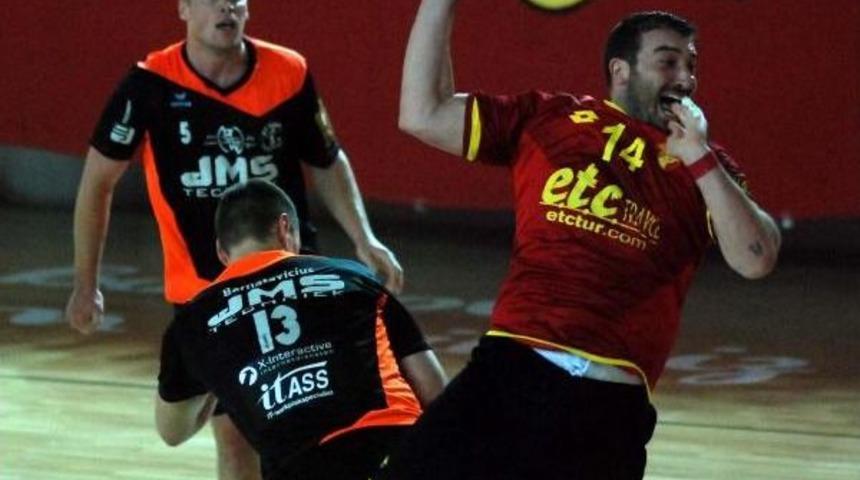 Hentbolde G&ouml;ztepe Cenk K&ouml;ker Ile Yollarını Ayırdı