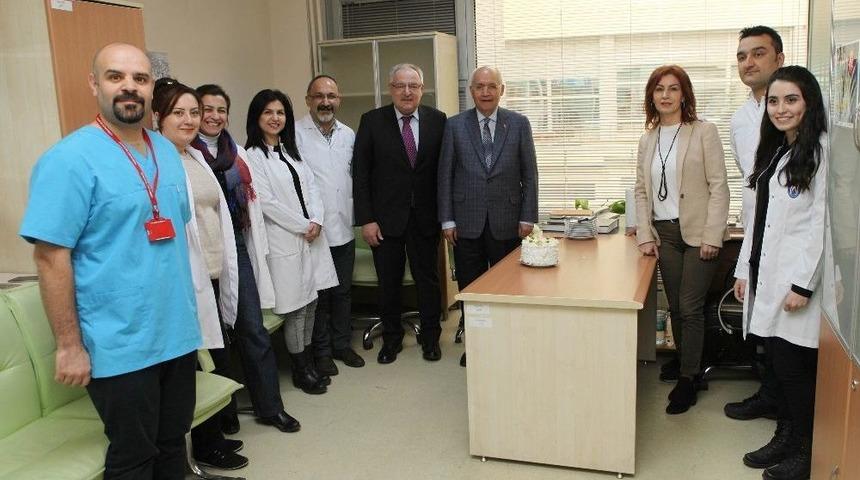 Yaşar Ve Ko&ccedil; 14 Mart Tıp Bayramı&rsquo;nı Kutladı