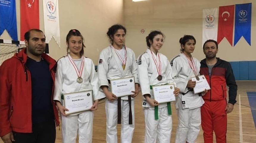 Batman&rsquo;da 8 Judocu T&uuml;rkiye Finallerine Katılacak