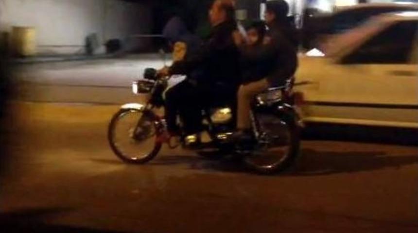 Bir Motosiklette 3&rsquo;&uuml; &Ccedil;ocuk 4 Kişi