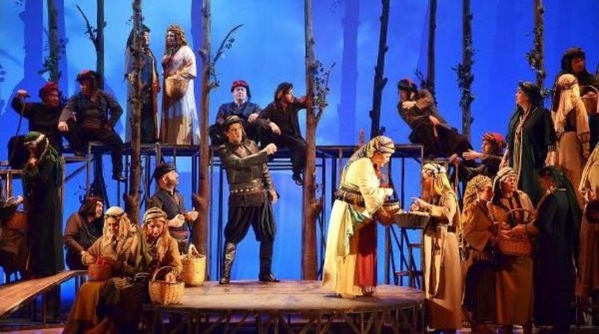 Hekimoğlu Operası Ilk Kez İzmir'de