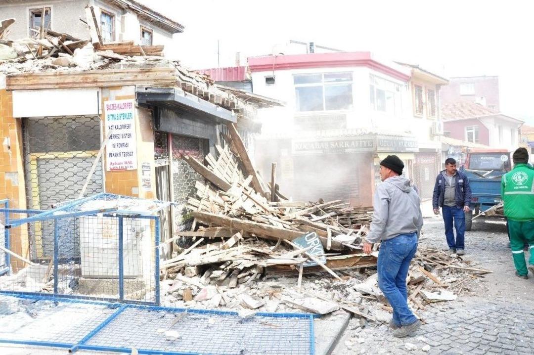 Milas&rsquo;ta Eski Arasta Binası Yıkıldı