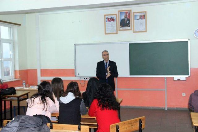 Liseli Öğrenciler Kariyerleri İçin Meslekleri Tanıdı