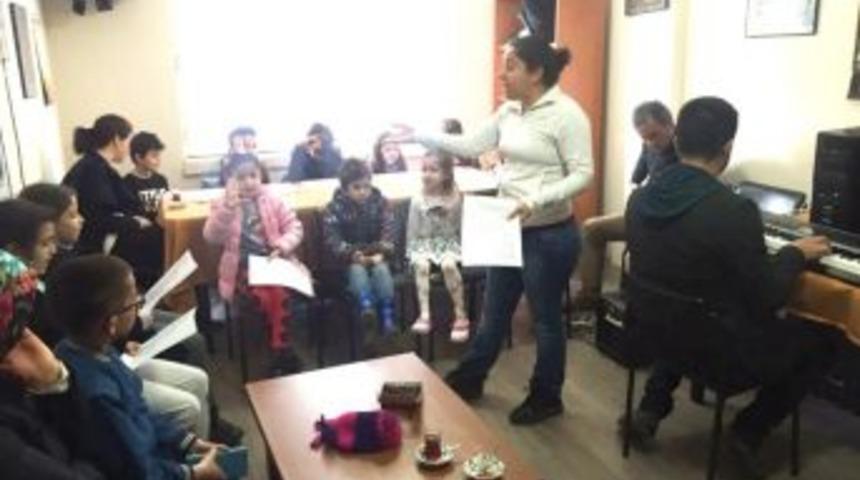 Burhaniye&rsquo;de &Ccedil;ocuk Korosu Kuruluyor